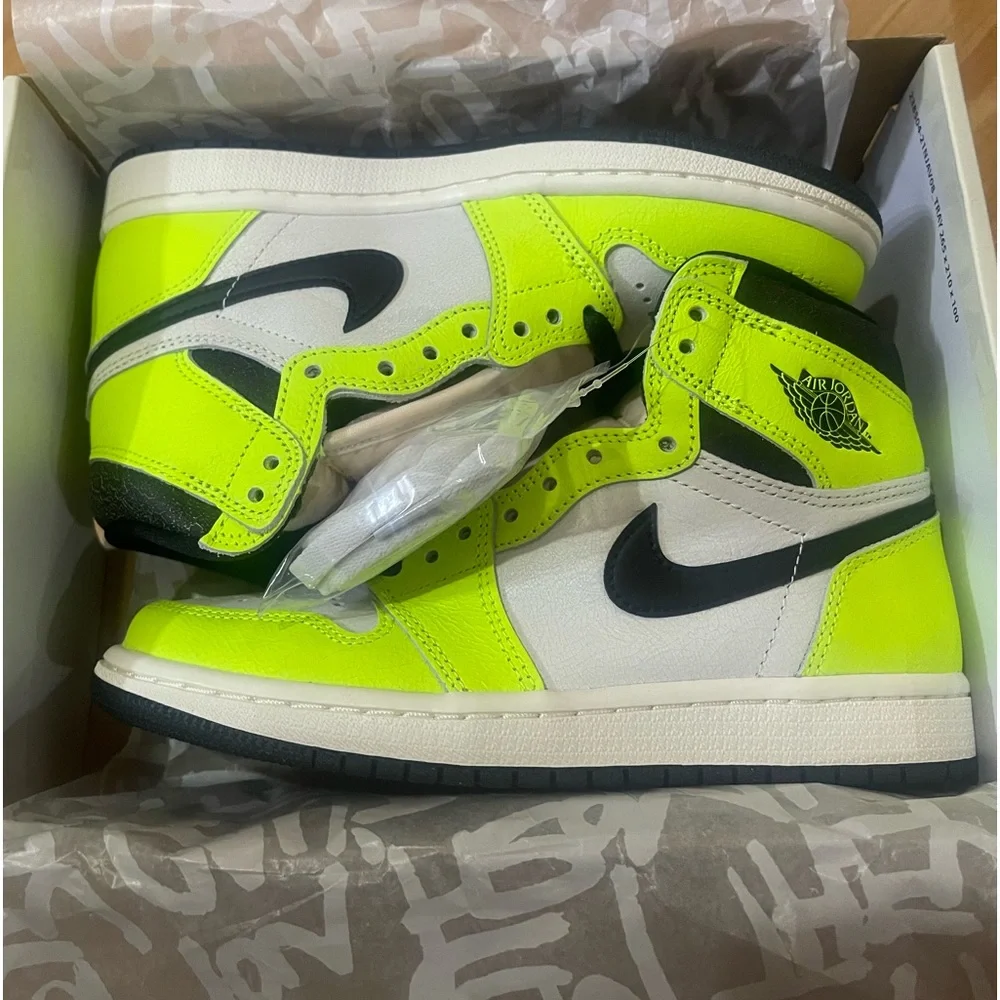 Air Jordan 1‎ retro high OG white/black volt